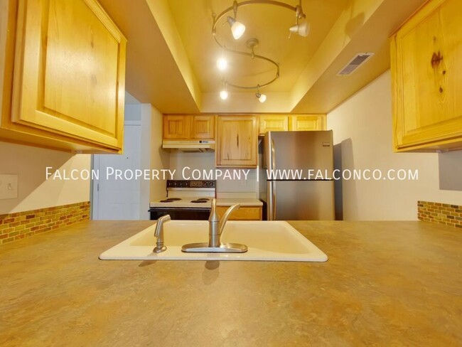 Building Photo - Fabulous Condo In Rockrimmon! - Available ...