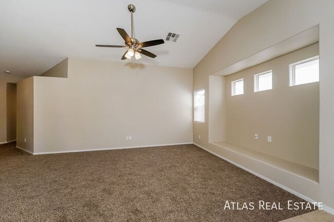 Building Photo - 617 Lava Beds Way