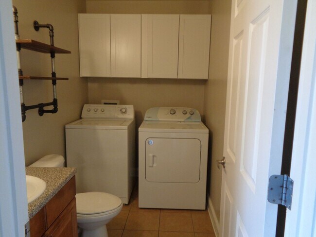 Foto del edificio - Great Location / Close to Hwy 85 & I-10