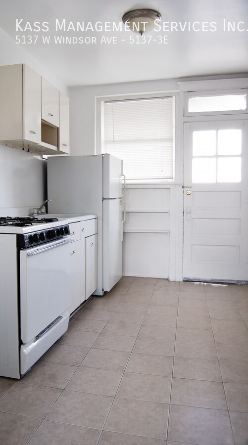 Foto del edificio - 5137 W Windsor Ave