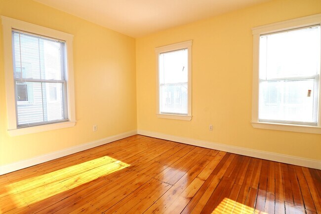 Building Photo - 38 Roberts Rd