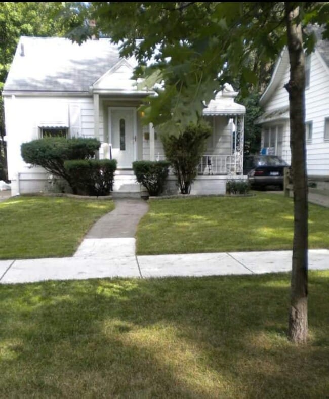 Building Photo - 18274 Fielding St