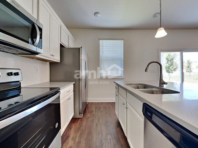 Building Photo - 559 Onate Cir