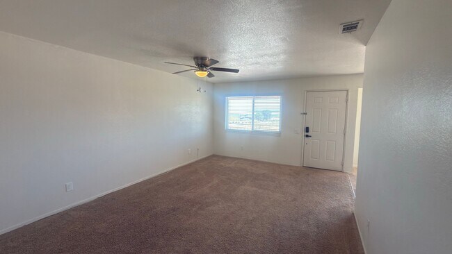 Foto del edificio - 16321 Siskiyou Rd