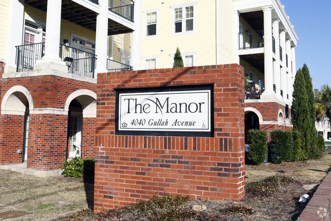 Building Photo - The Manor