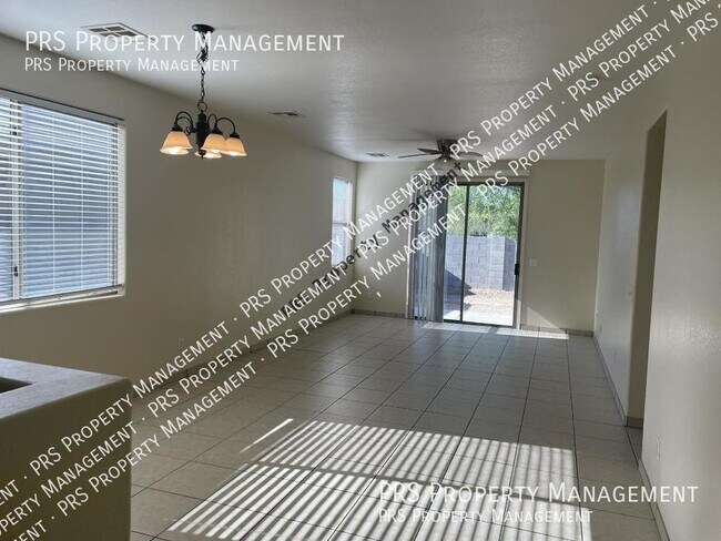 Foto del edificio - 2306 W Kristina Ave