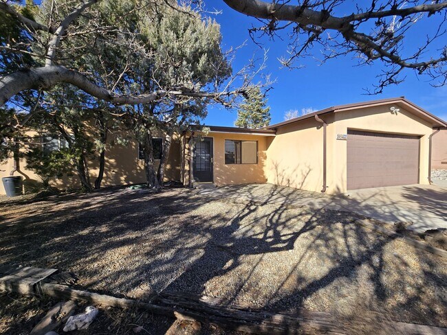 Building Photo - 2654 Calle Primavera