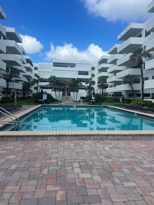 Foto del edificio - 330 SE 20th Ave