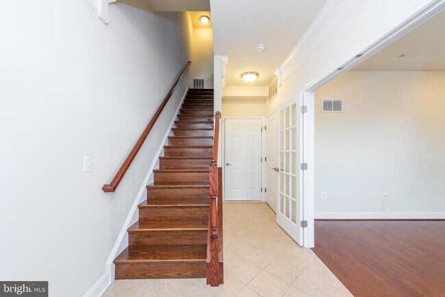 Building Photo - 5970 Logans Way