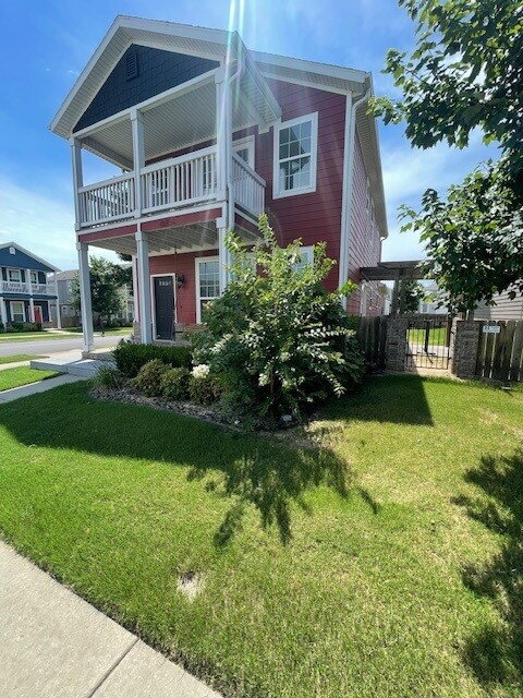 Building Photo - 537 N Keats Dr