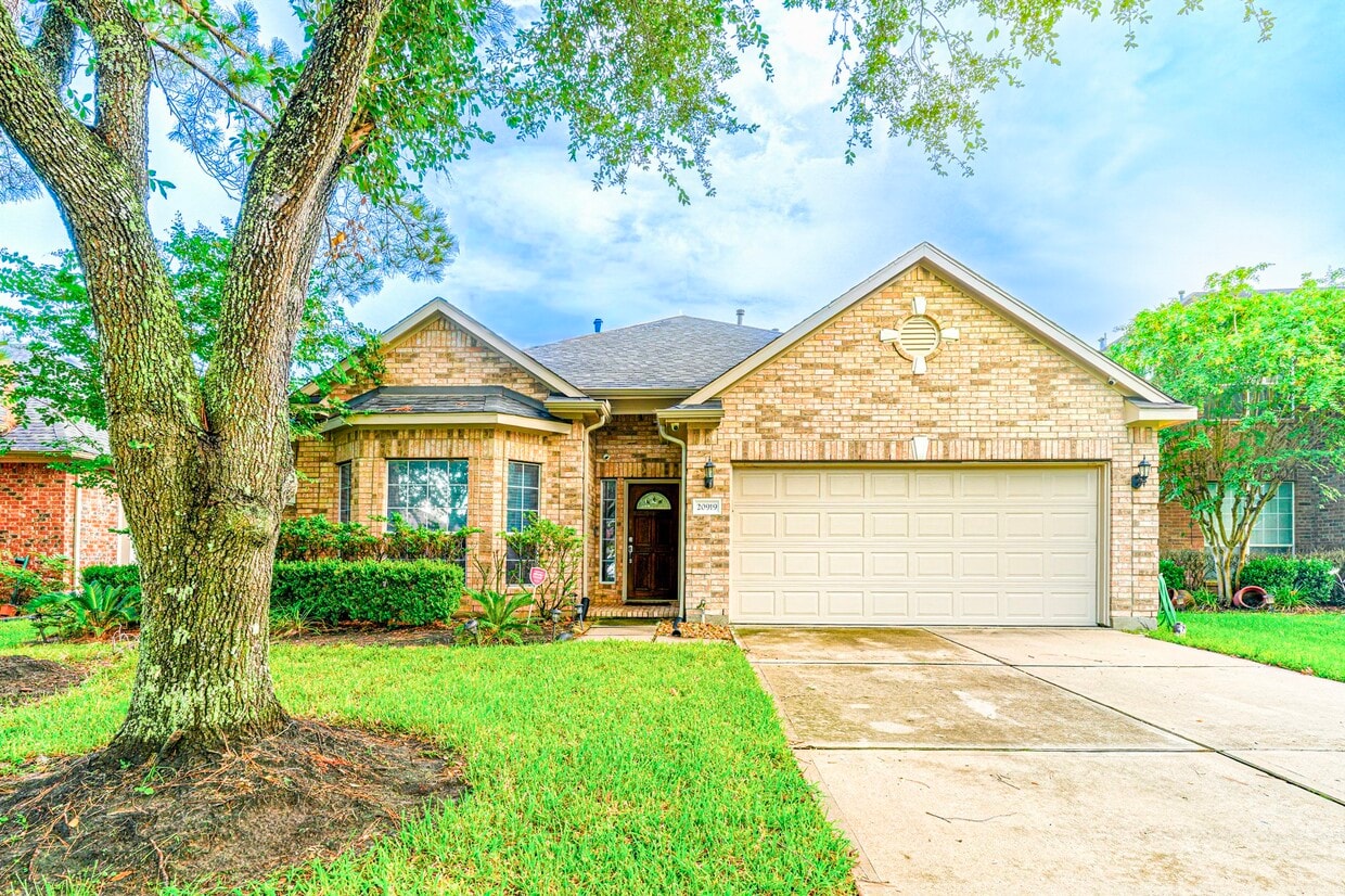 Primary Photo - 20919 Garden Arbor Ln
