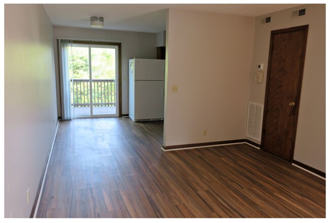 Building Photo - 4770 Trenton Dr