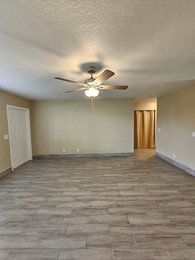 Foto del edificio - 4859 Orleans Ct