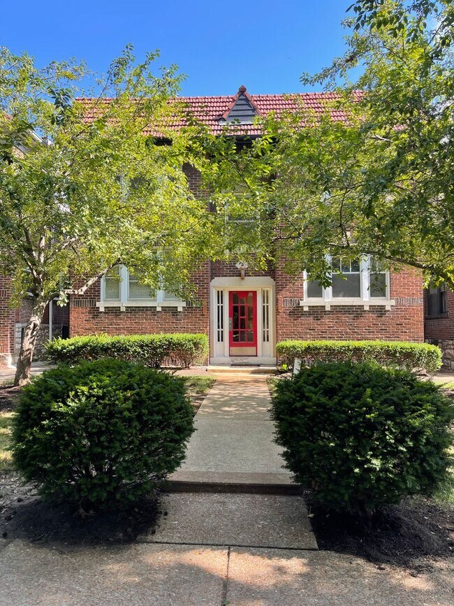 Building Photo - 6431-6433 Alamo Ave