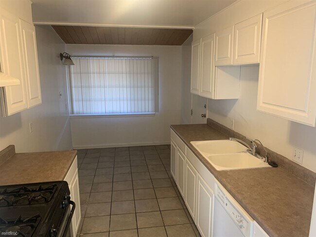 Building Photo - 3 br, 1 bath House - 2812 Cornell Street
