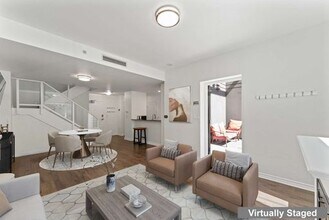 Building Photo - 300 W Beech St