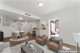 Building Photo - 300 W Beech St