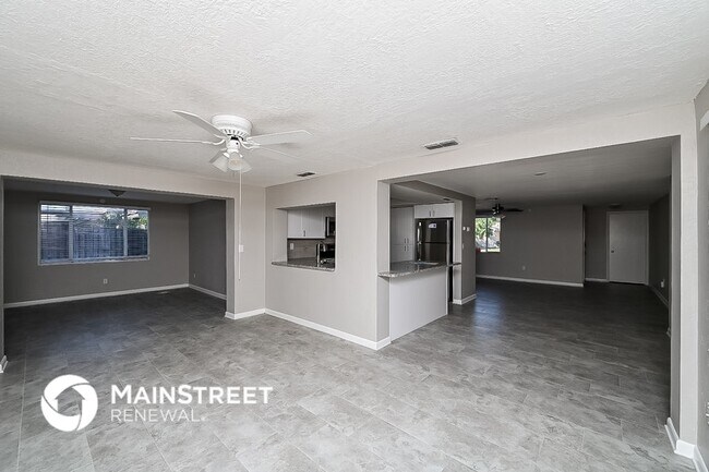 Building Photo - 4010 Stratfield Dr