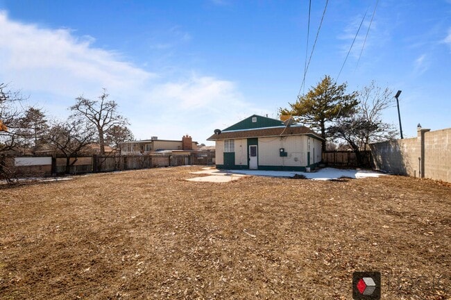 Foto del edificio - Stunning Single Family Home In Excellent M...