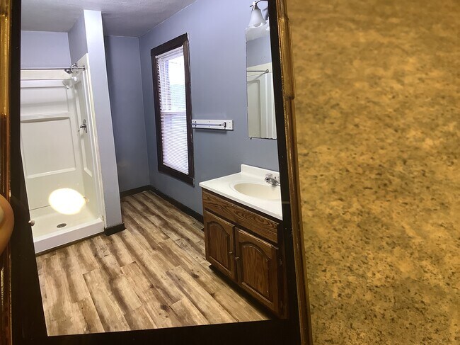 Foto del edificio - 356 E Court St