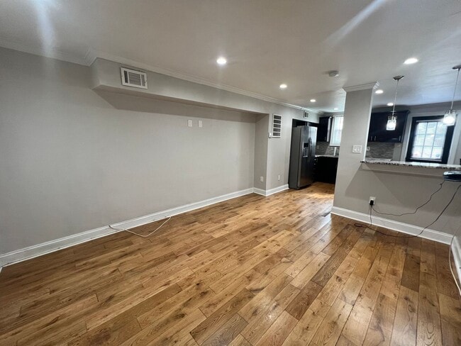 Building Photo - Charming 3 BR/2 BA Townhome in Deanwood!