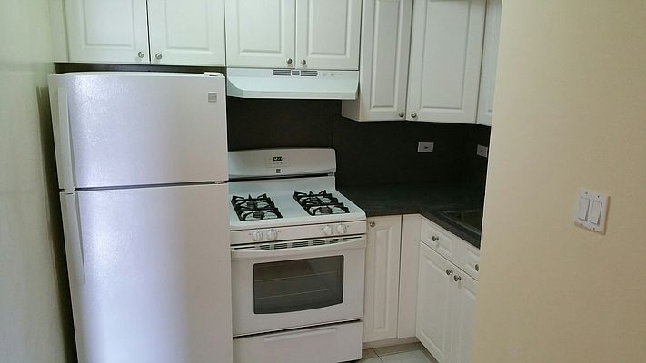 Primary Photo - 2475 E 11th St