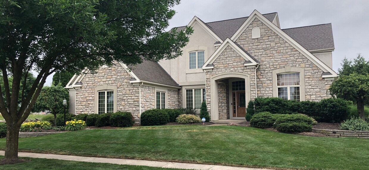 Building Photo - 6838 Barronsmore Way