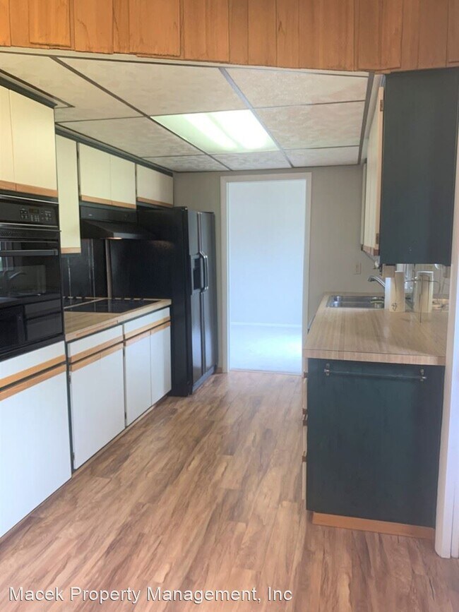 Building Photo - 3 br, 2 bath House - 153 Riverview Dr E