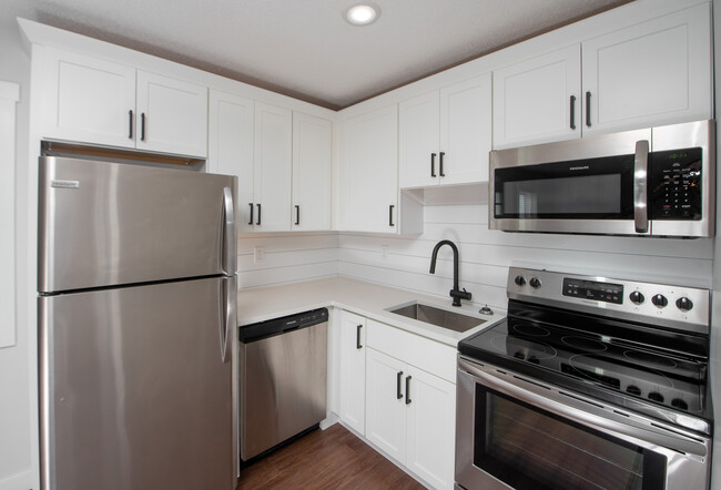 Kitchen Closeup - 6 -14 Kirby Rd