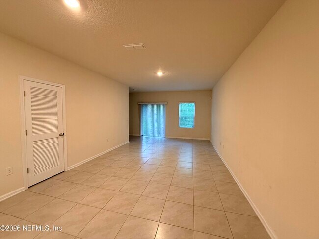 Foto del edificio - 246 Aralia Ln