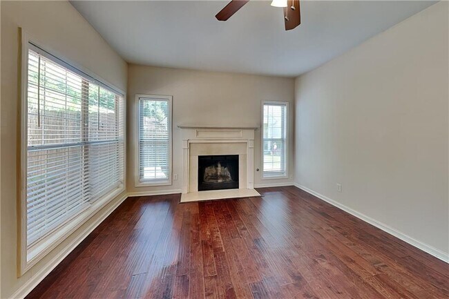 Building Photo - 500 Cottonwood Close