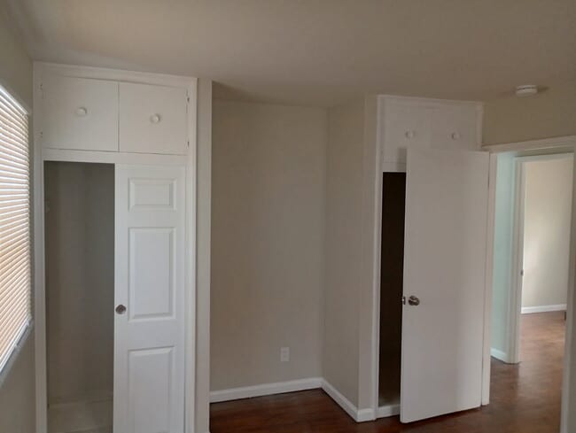 Building Photo - 9725 Medford Dr