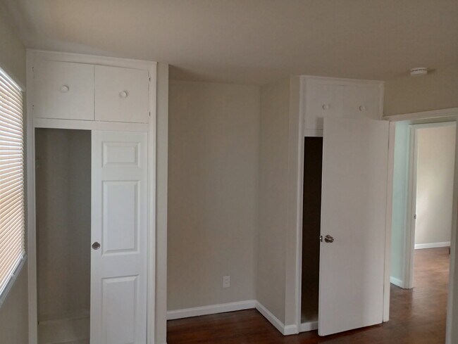 Foto del edificio - 9725 Medford Dr