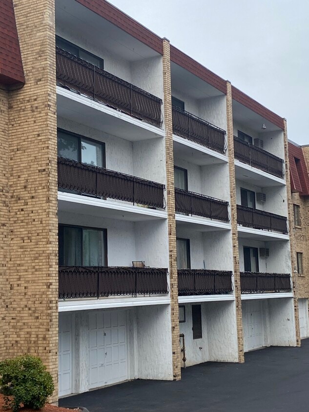 51 Albion St Unit C9, Melrose, MA 02176 Condo for Rent in Melrose, MA