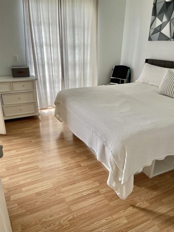 Foto del edificio - 3213 NE 5th St