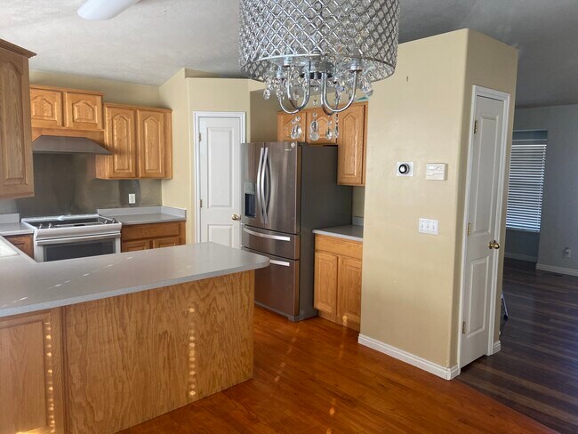 Building Photo - 1631 W Turin Dr