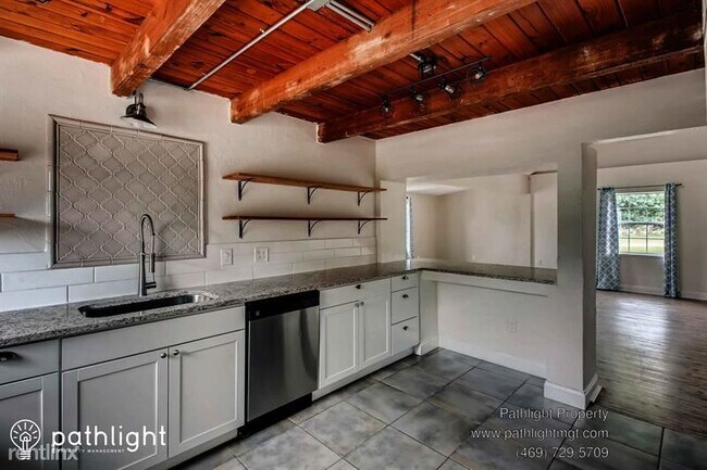 Foto del edificio - 3 br, 2 bath House - 2611 223rd Street Eas...