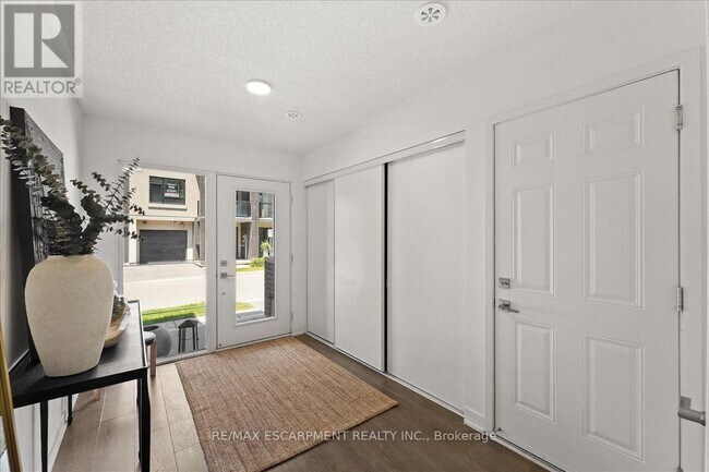 Building Photo - 1121 Cooke Blvd.
