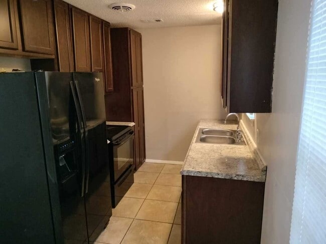Kitchen - 917 W Michigan Ave
