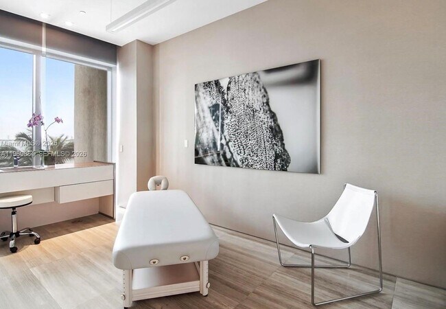 Foto del edificio - 460 NE 28th St