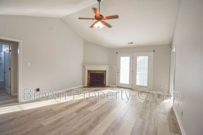 Foto del edificio - 188 Thorncliff Dr