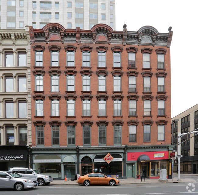 Building Photo - Maison Morneault