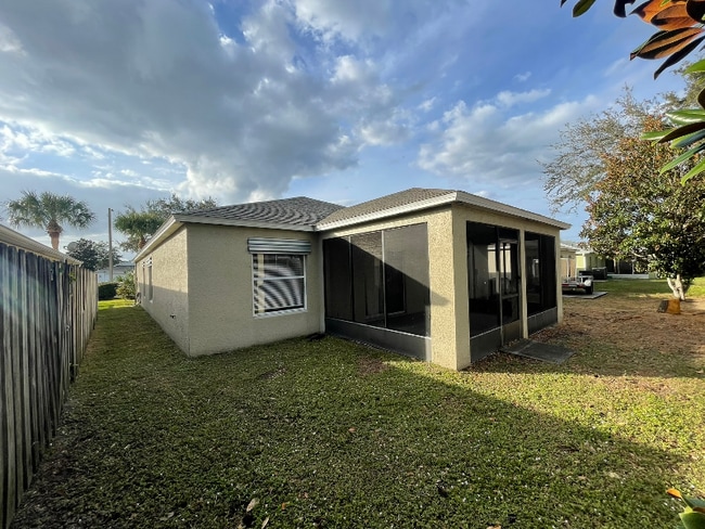 Foto del edificio - 4321 Swanna Dr