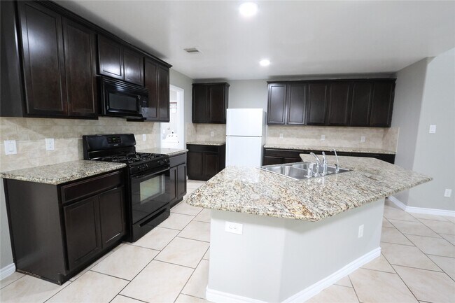 Building Photo - 17703 Rose Summit Ln