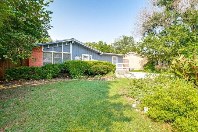 Building Photo - 410 Allenwood Dr