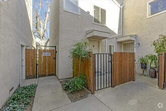 Building Photo - 1896 San Vincente Dr