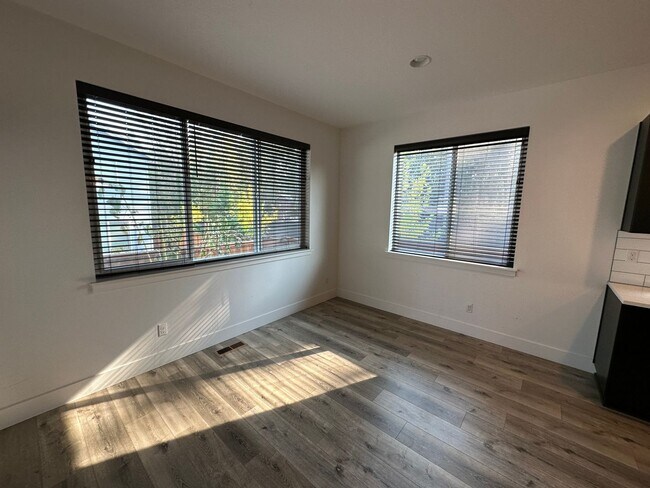 Foto del edificio - 968 SW 213th Ave
