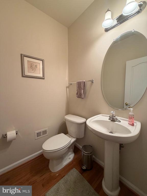 Foto del edificio - 4587 Derring Ln