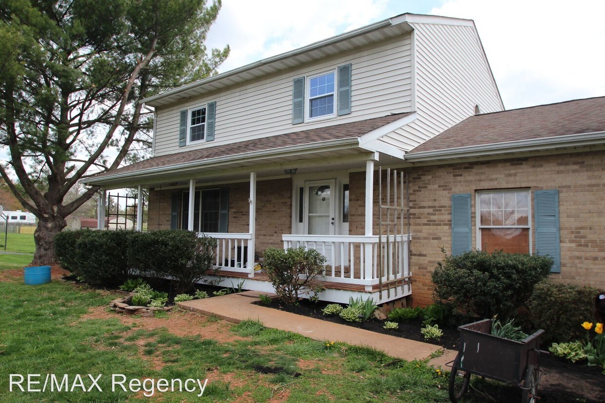 Primary Photo - 4 br, 2.5 bath House - 7895 Sir Topas Dr