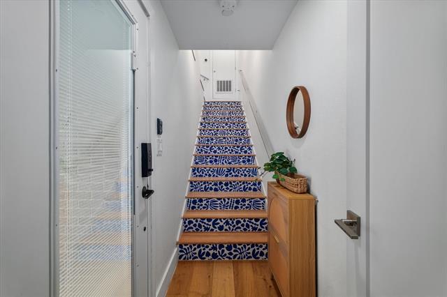 Building Photo - 2222 Moser Ave